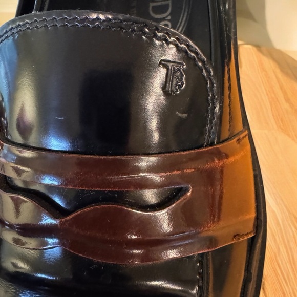 Tod’s Black and Maroon Chunky Sole Loafers - Picture 5 of 8